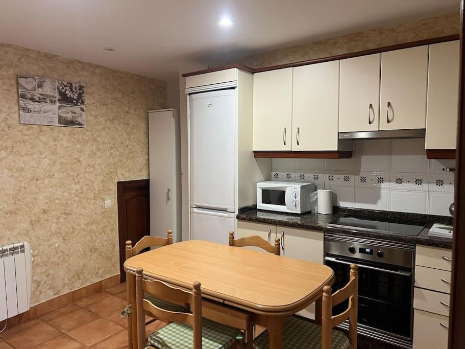 Casa Con Terraza En El Casco Betanzos Exterior foto
