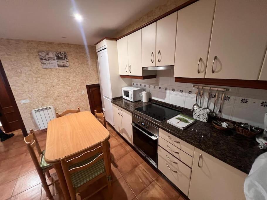 Casa Con Terraza En El Casco Betanzos Exterior foto