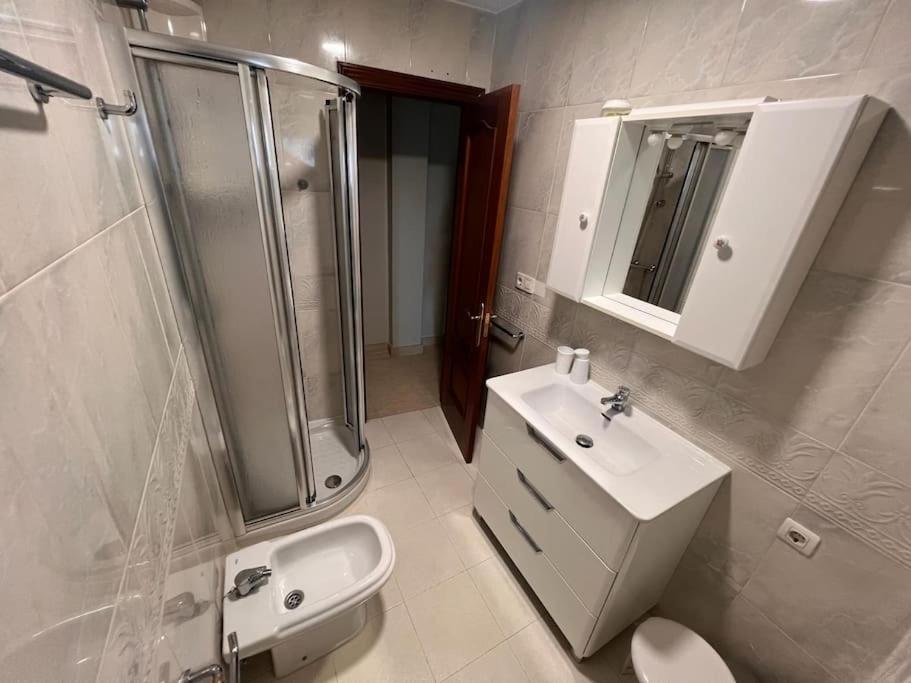 Casa Con Terraza En El Casco Betanzos Exterior foto